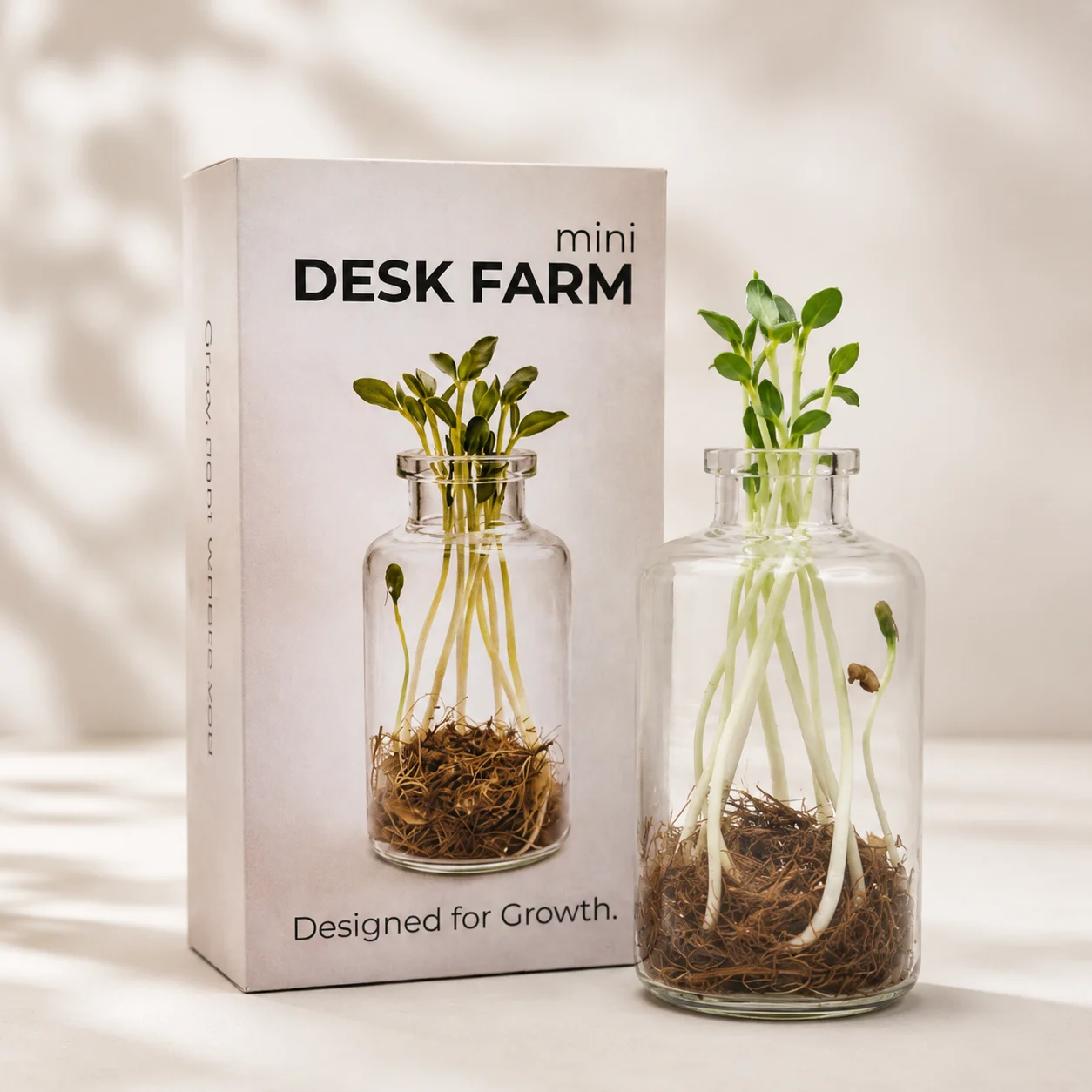 DeskFarm Mini, in use