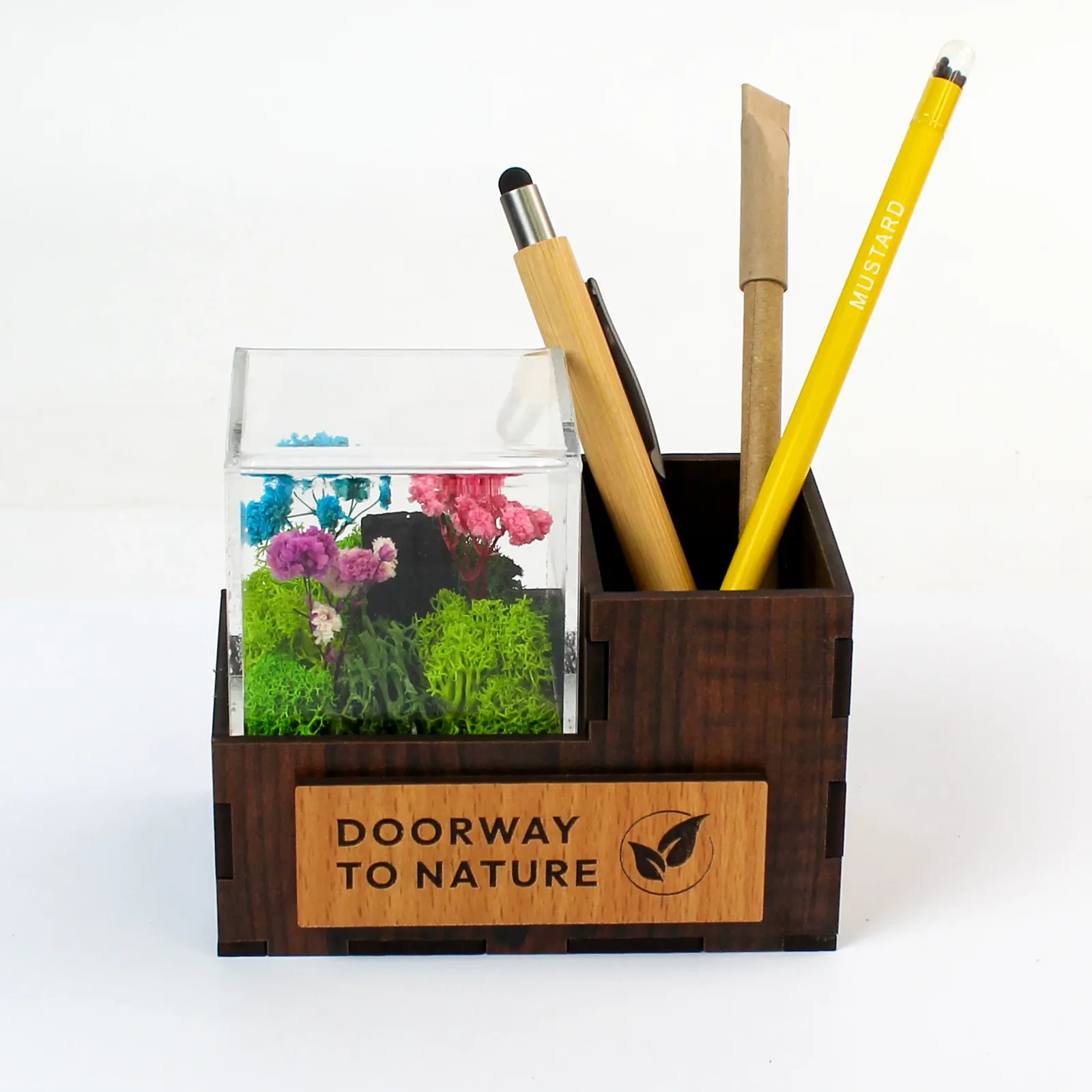 Single Forest Terra Pen Stand with one open pen section and preserved moss and flowers under clear acrylic